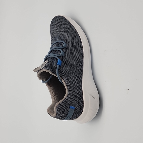 Shoes - Picture 6 of 7